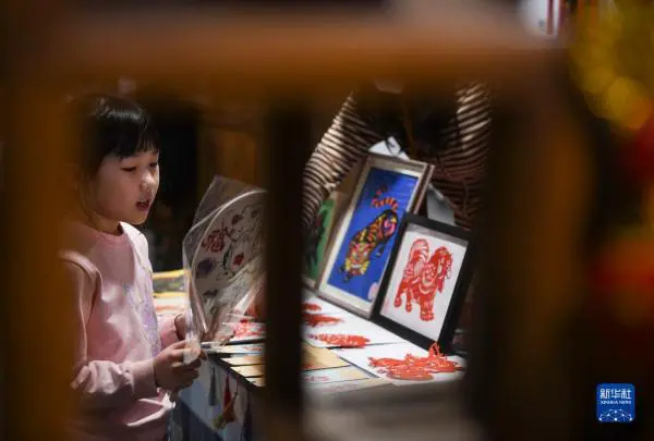 如何根据篮球比赛的不同阶段调整力量训练强度?_1